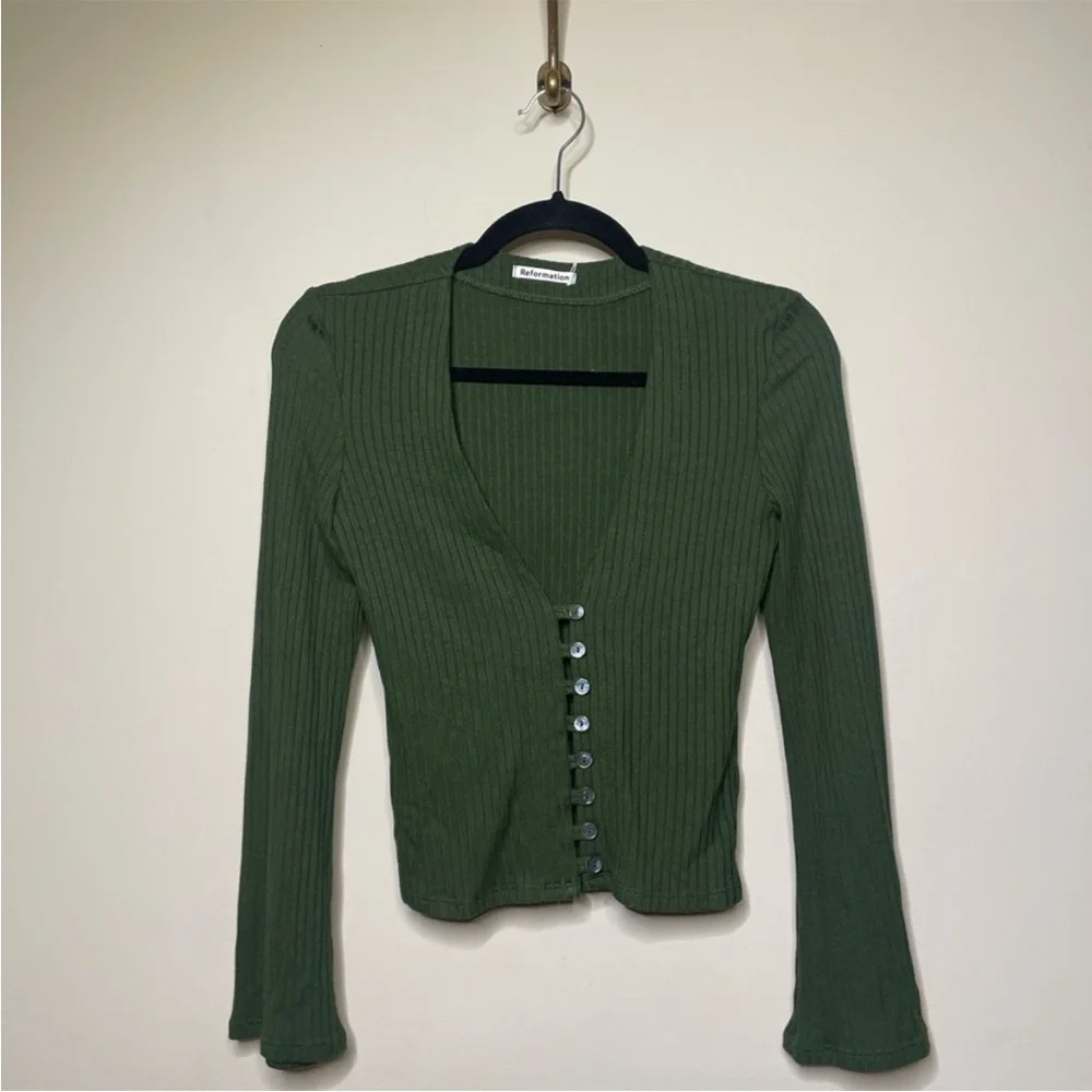 Reformation Gellar Top in Fern - Picture 4 of 7